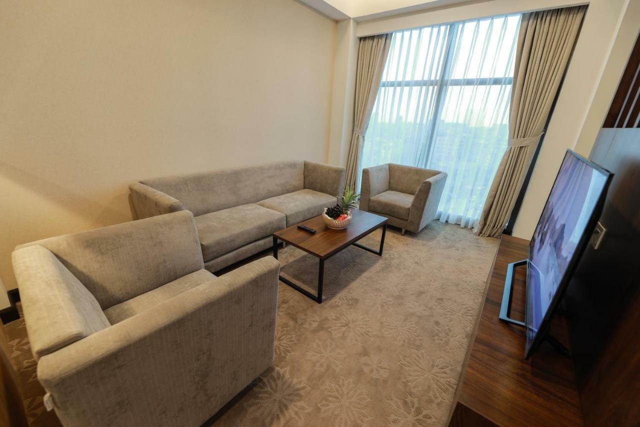 Hlaine Tet Hotel Yangon Exterior foto