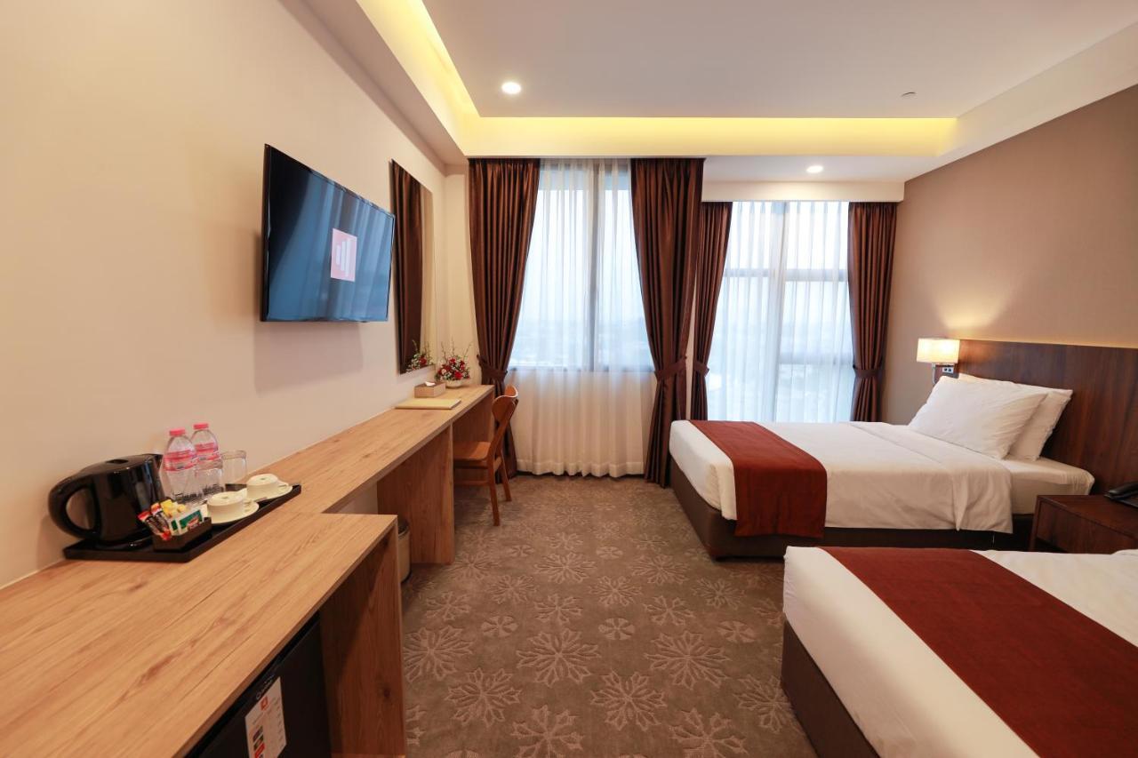Hlaine Tet Hotel Yangon Exterior foto