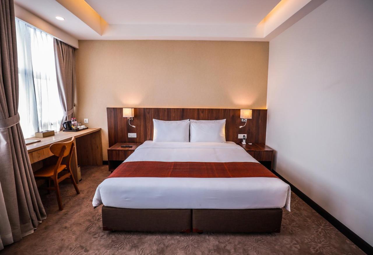Hlaine Tet Hotel Yangon Exterior foto